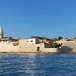 Apartament 12 *