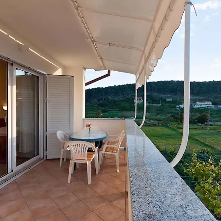 12 Apartamento Lopar