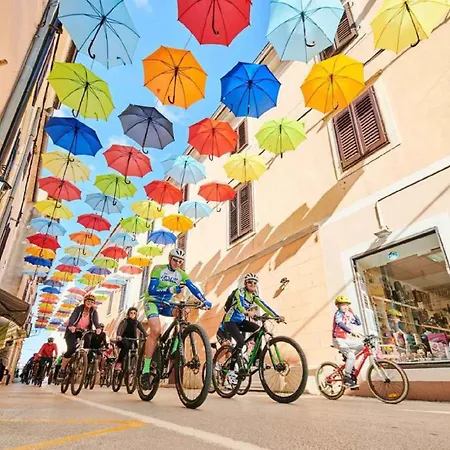 12 Апартаменты