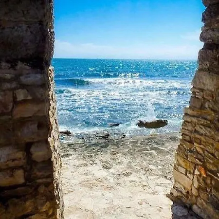 12 Апартаменты Лопар